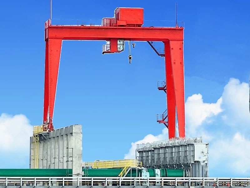 gantry-crane-equipped-with-cabin