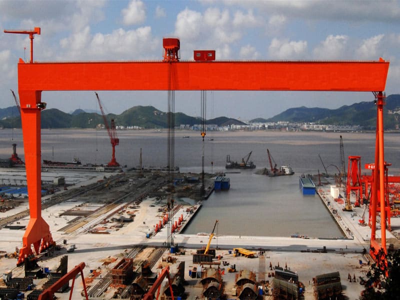 ingle girder gantry in the port 